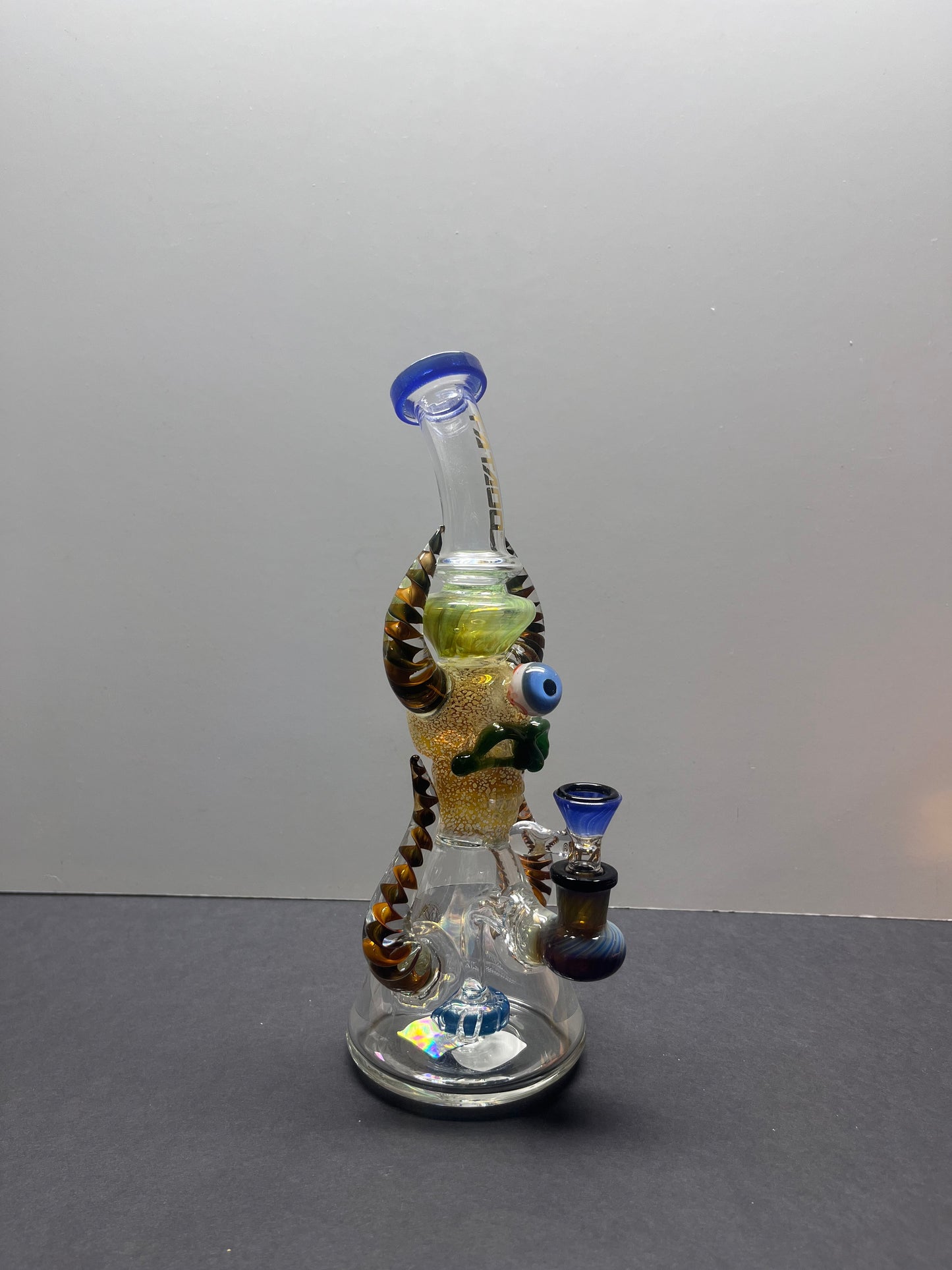 Tataoo 3-Eye Skull Waterpipe